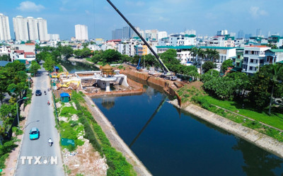 Gấp rút trả lại dòng chảy xanh-sạch-đẹp cho sông Tô Lịch